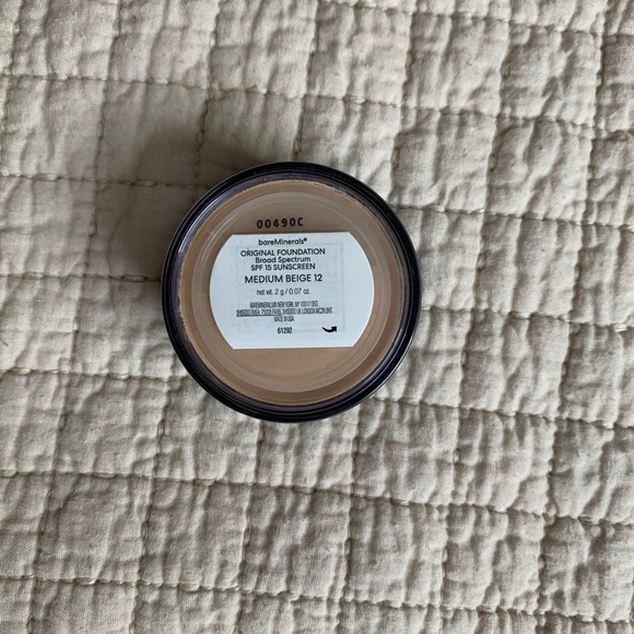 NWT BareMinerals Original Foundation: Medium Beige - Picture 3 of 3